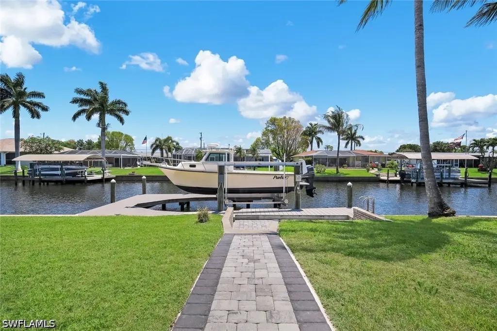 4005 SE 1st Avenue Cape Coral FL 33904