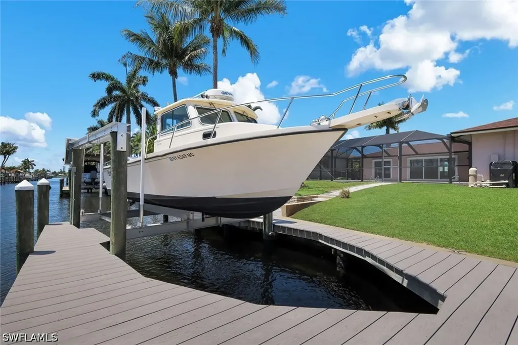 4005 SE 1st Avenue Cape Coral FL 33904