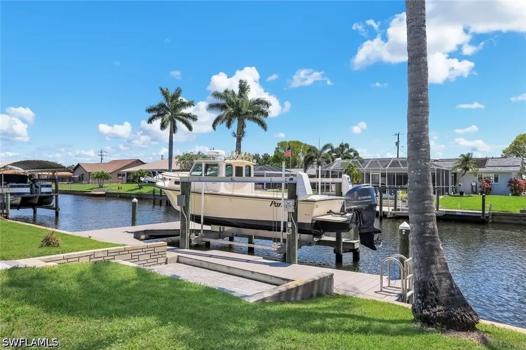 4005 SE 1st Avenue Cape Coral FL 33904