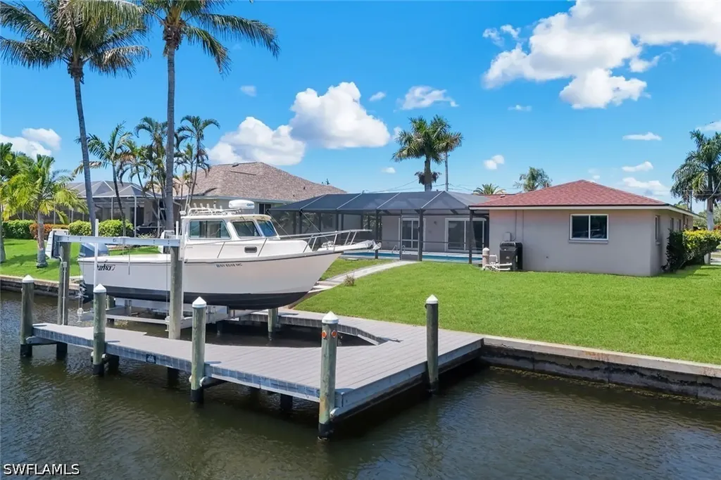 4005 SE 1st Avenue Cape Coral FL 33904