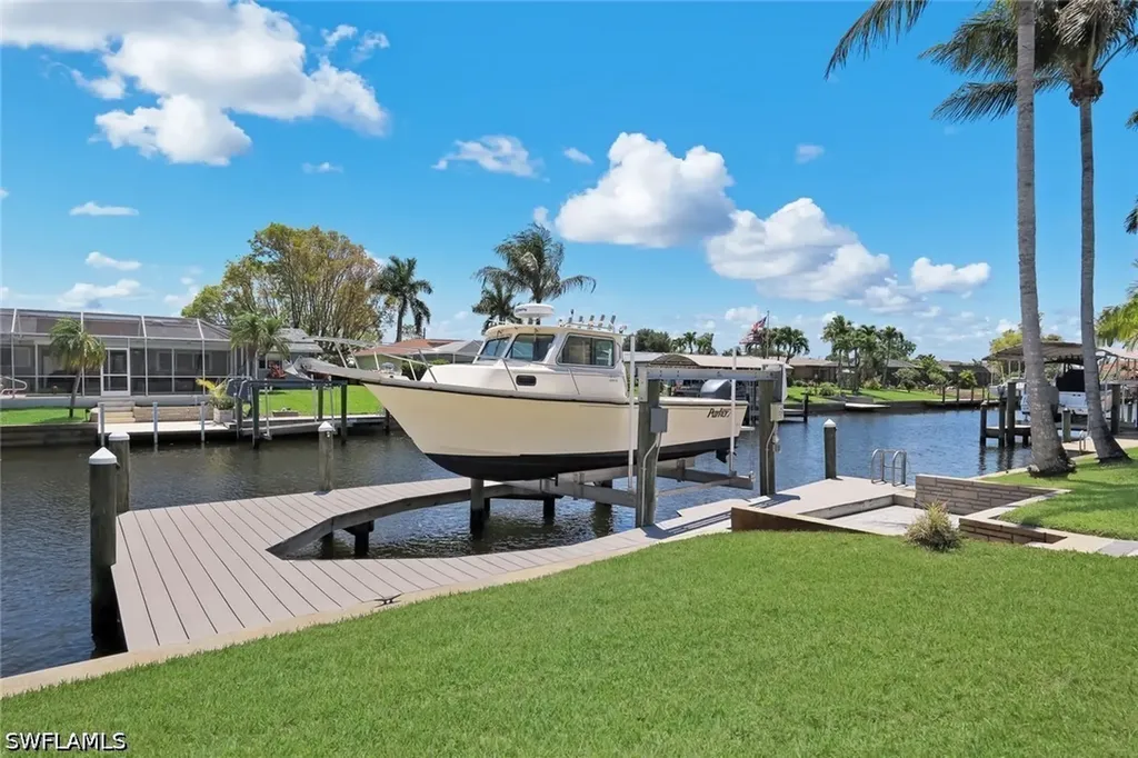 4005 SE 1st Avenue Cape Coral FL 33904