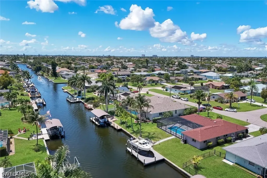 4005 SE 1st Avenue Cape Coral FL 33904