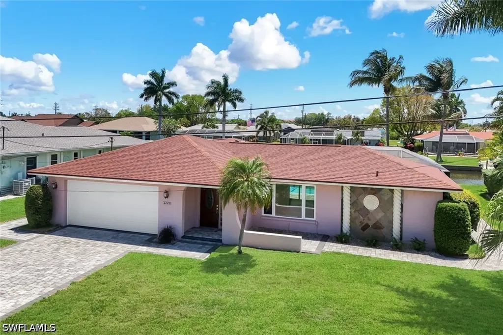 4005 SE 1st Avenue Cape Coral FL 33904
