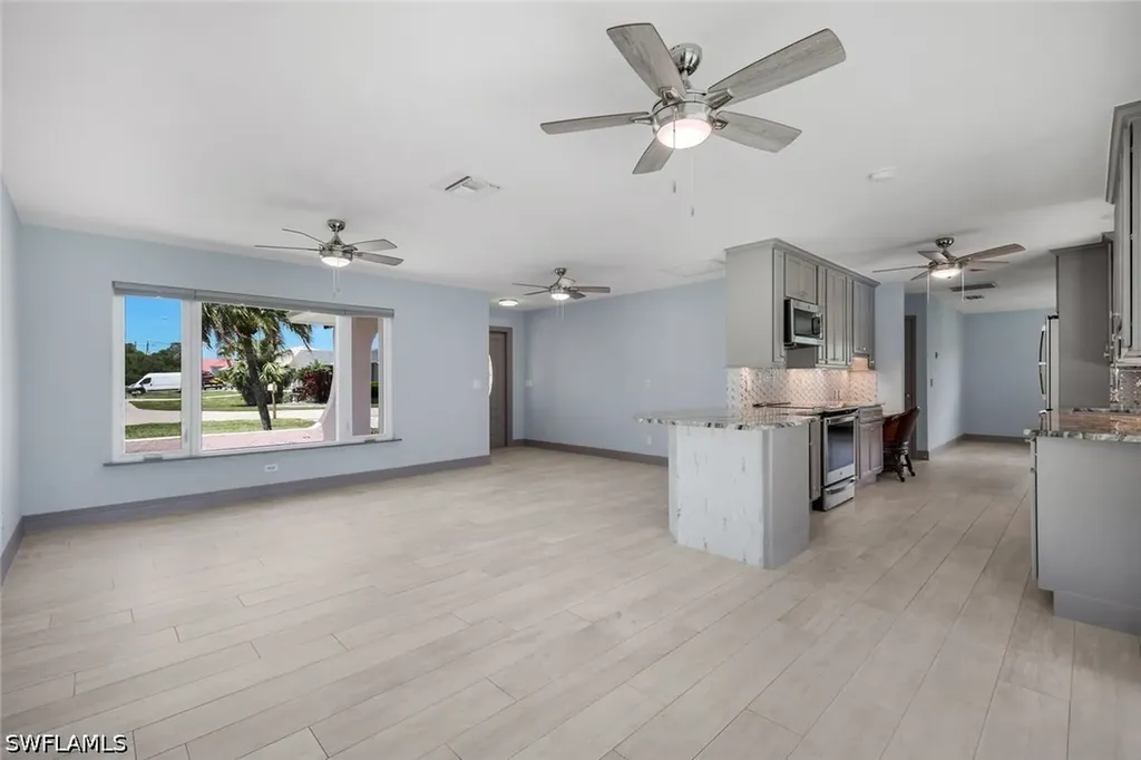 4005 SE 1st Avenue Cape Coral FL 33904