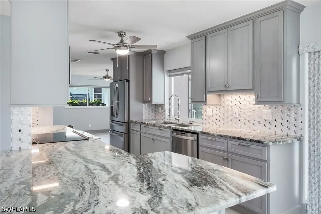 4005 SE 1st Avenue Cape Coral FL 33904