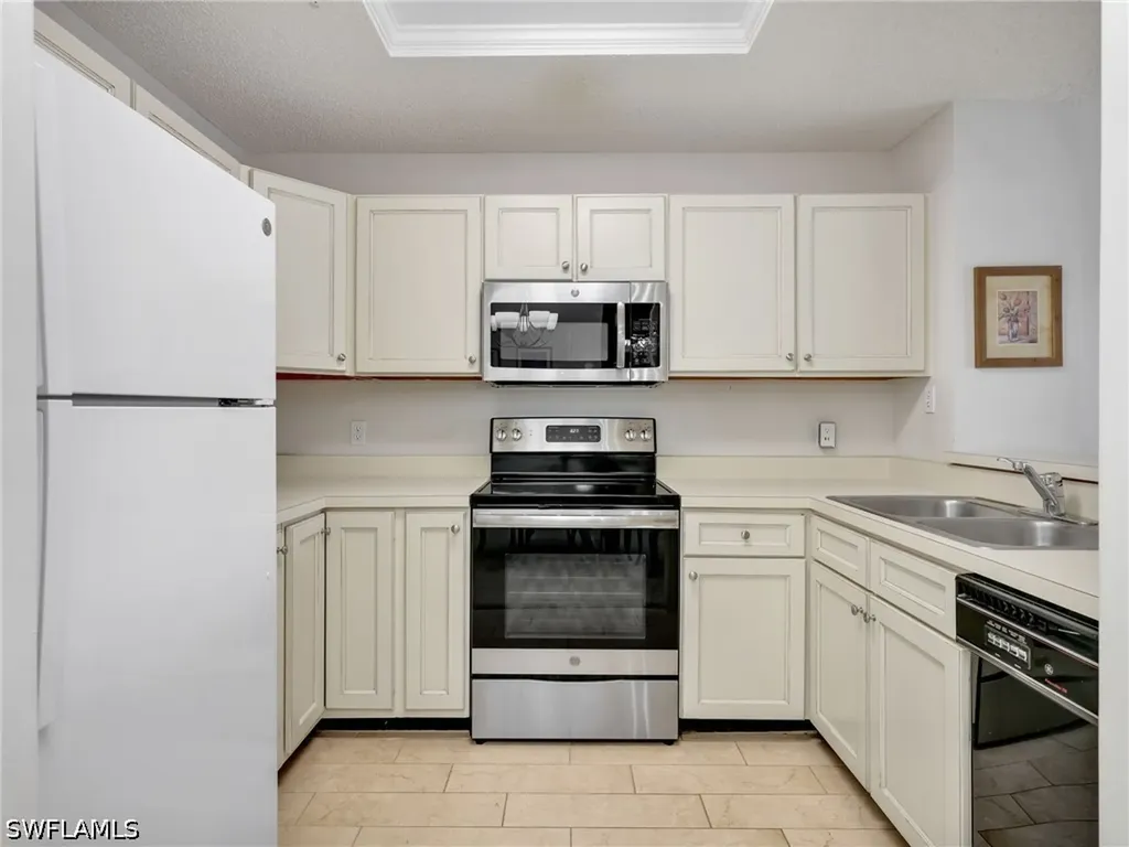 900 Arbor Lake Drive Naples FL 34110