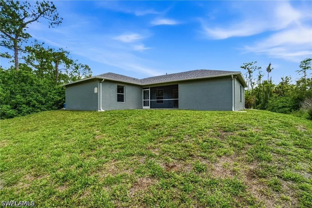 1871 20th Avenue NE Naples FL 34120