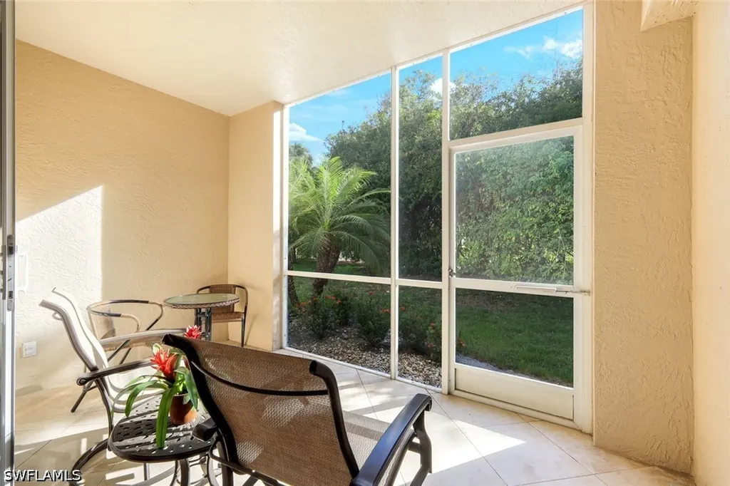 823 Tanbark Drive Naples FL 34108