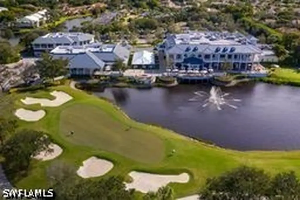 823 Tanbark Drive Naples FL 34108