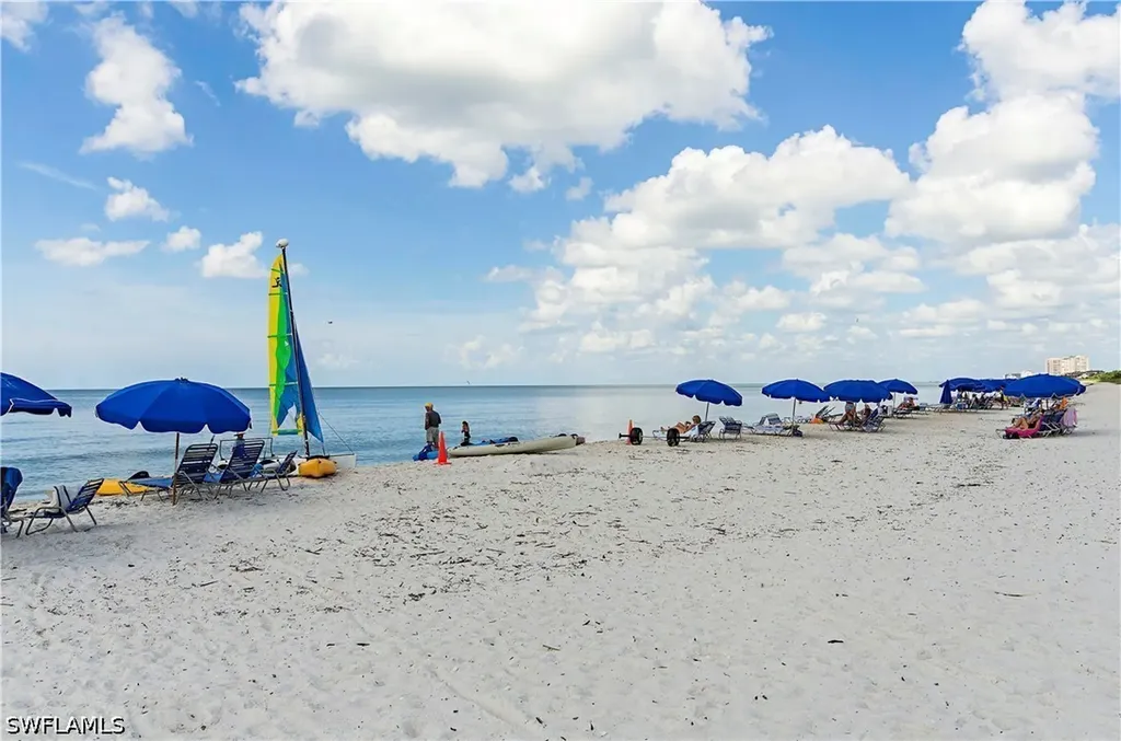 823 Tanbark Drive Naples FL 34108