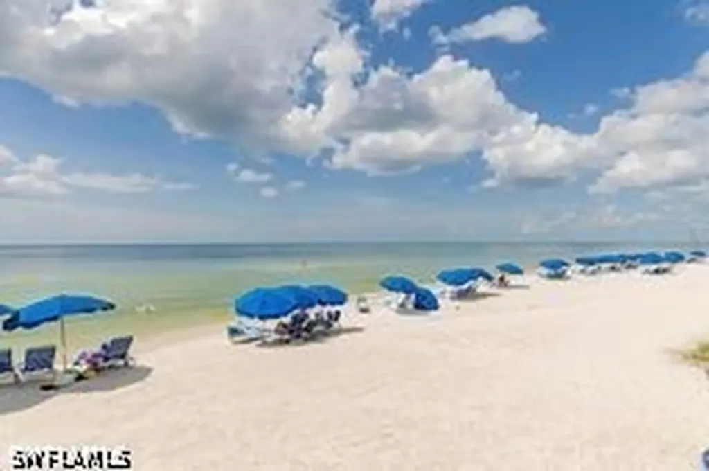 823 Tanbark Drive Naples FL 34108