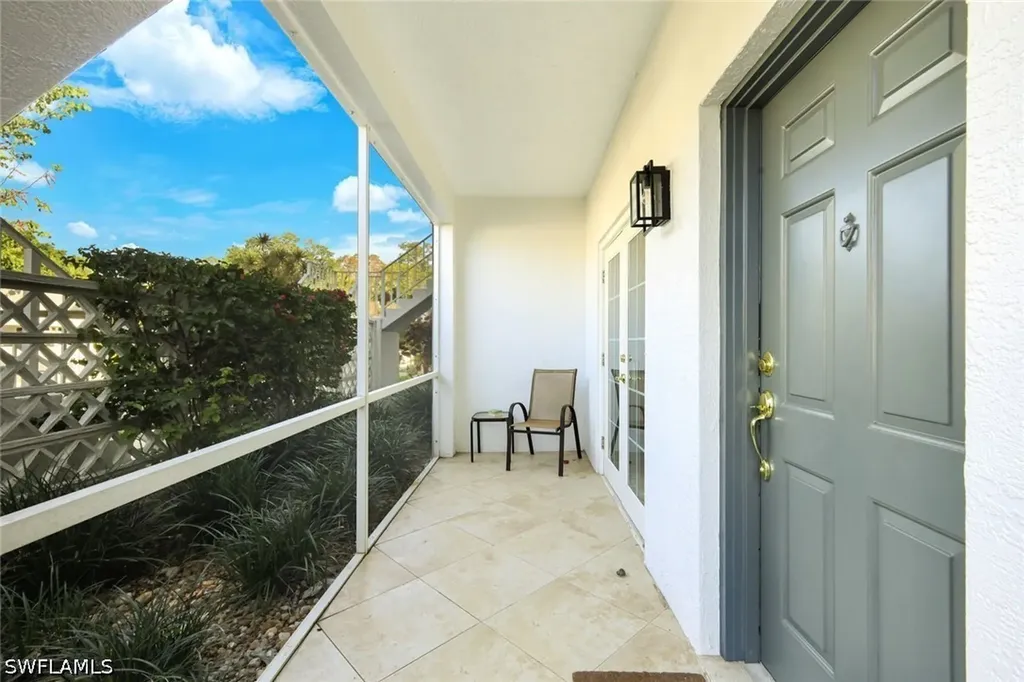 823 Tanbark Drive Naples FL 34108