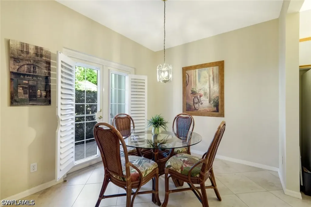 823 Tanbark Drive Naples FL 34108
