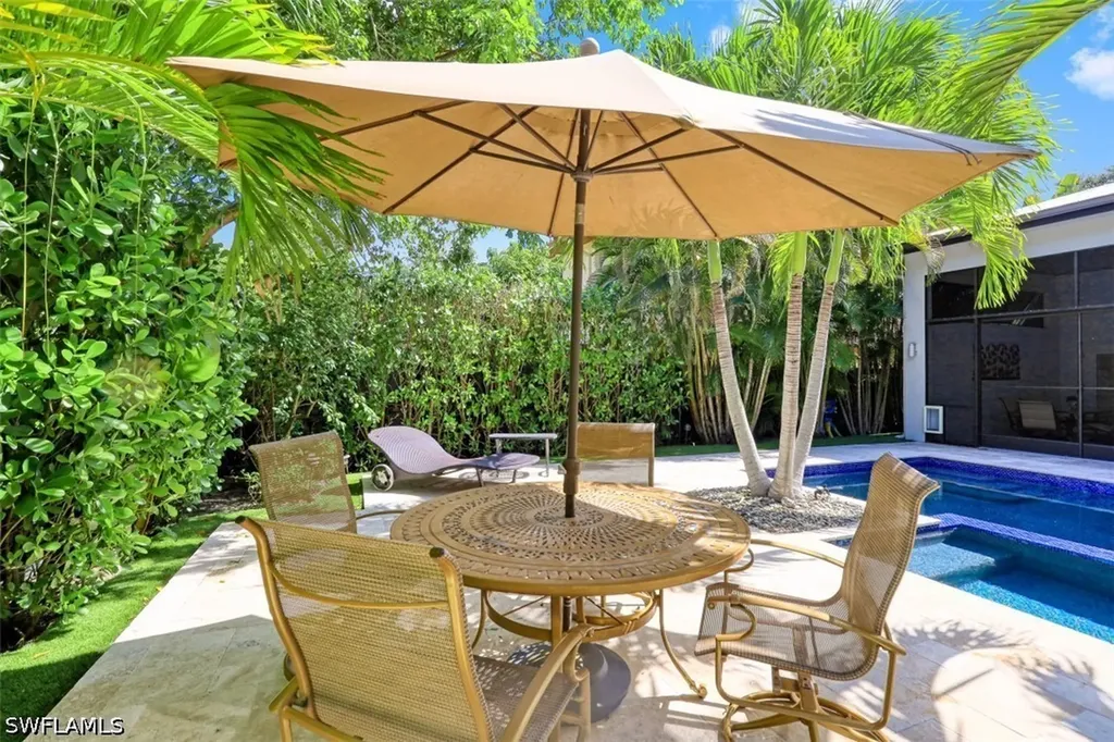 1199 9th Avenue N Naples FL 34102