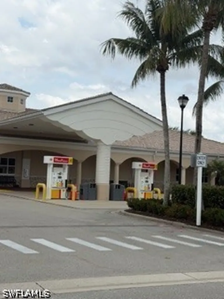 7558 Garibaldi Court Naples FL 34114