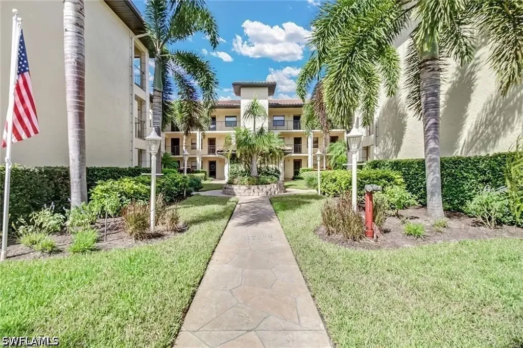 221 Fox Glen Drive Naples FL 34104