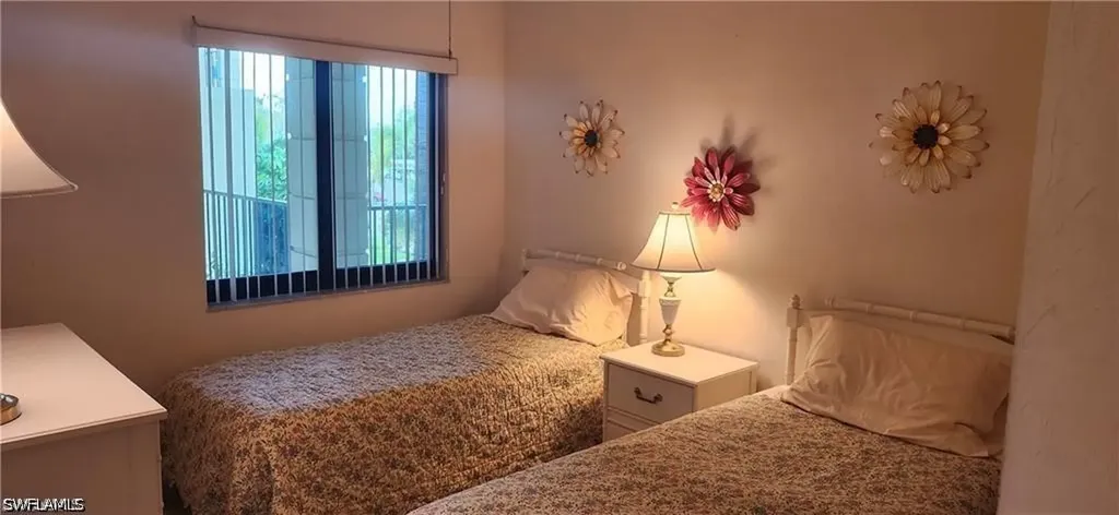 221 Fox Glen Drive Naples FL 34104