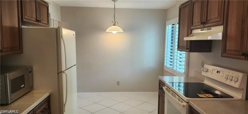 221 Fox Glen Drive Naples FL 34104