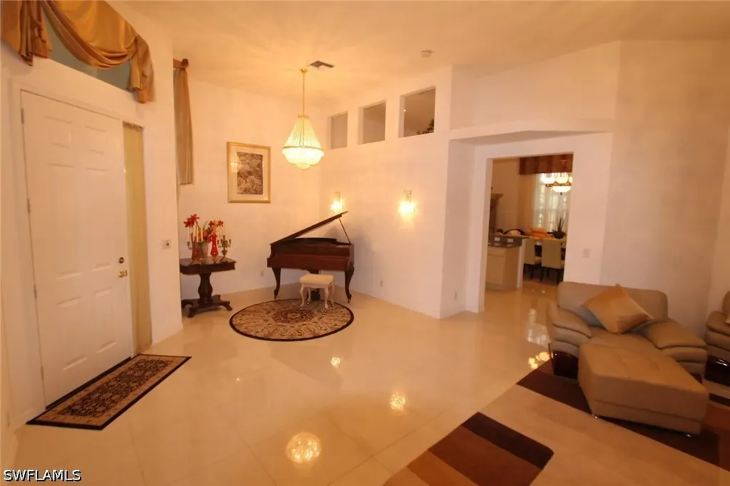 8526 Pepper Tree Way Naples FL 34114