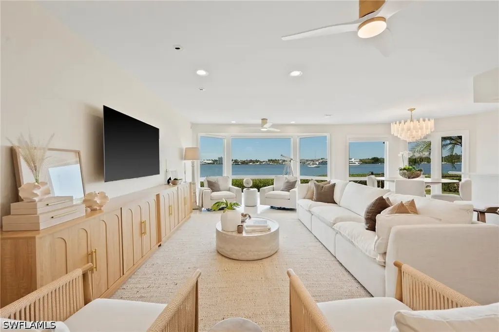 1301 Chesapeake Avenue Naples FL 34102