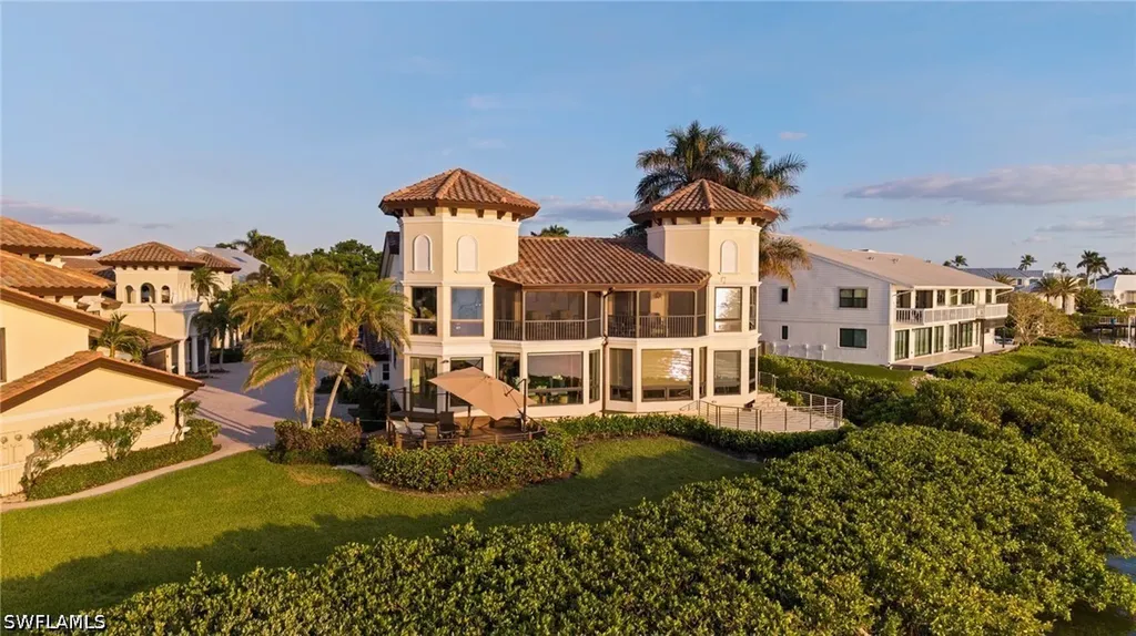 1301 Chesapeake Avenue Naples FL 34102