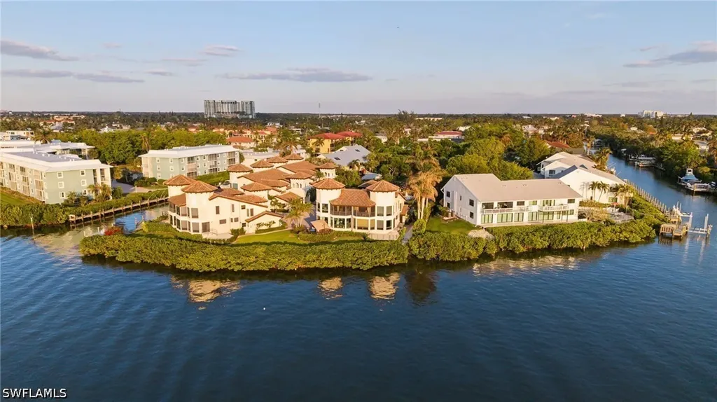 1301 Chesapeake Avenue Naples FL 34102