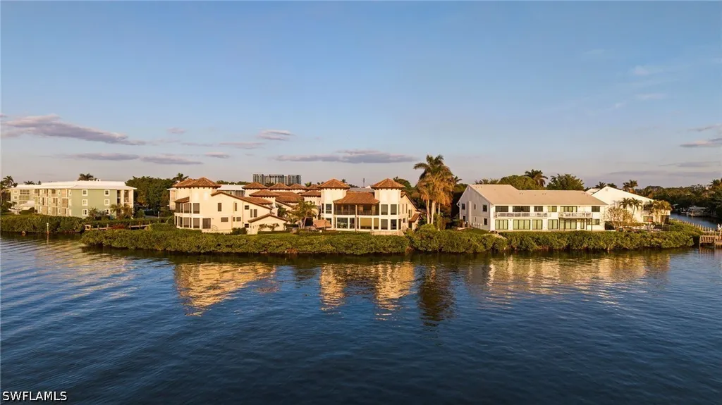 1301 Chesapeake Avenue Naples FL 34102