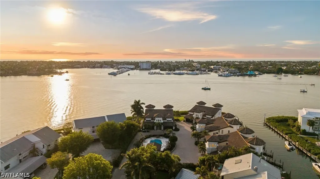 1301 Chesapeake Avenue Naples FL 34102