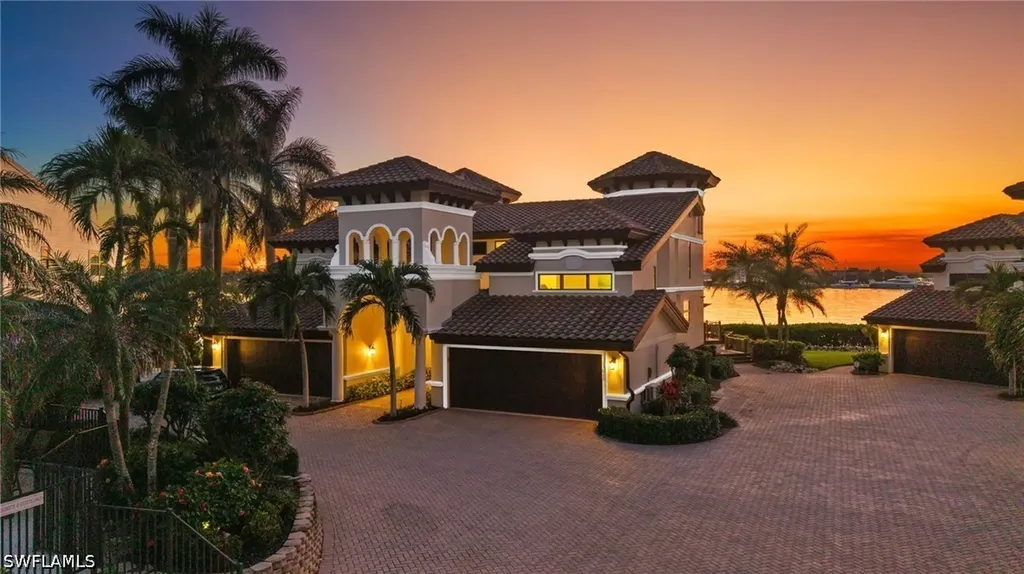 1301 Chesapeake Avenue Naples FL 34102