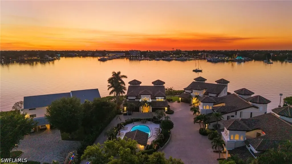 1301 Chesapeake Avenue Naples FL 34102