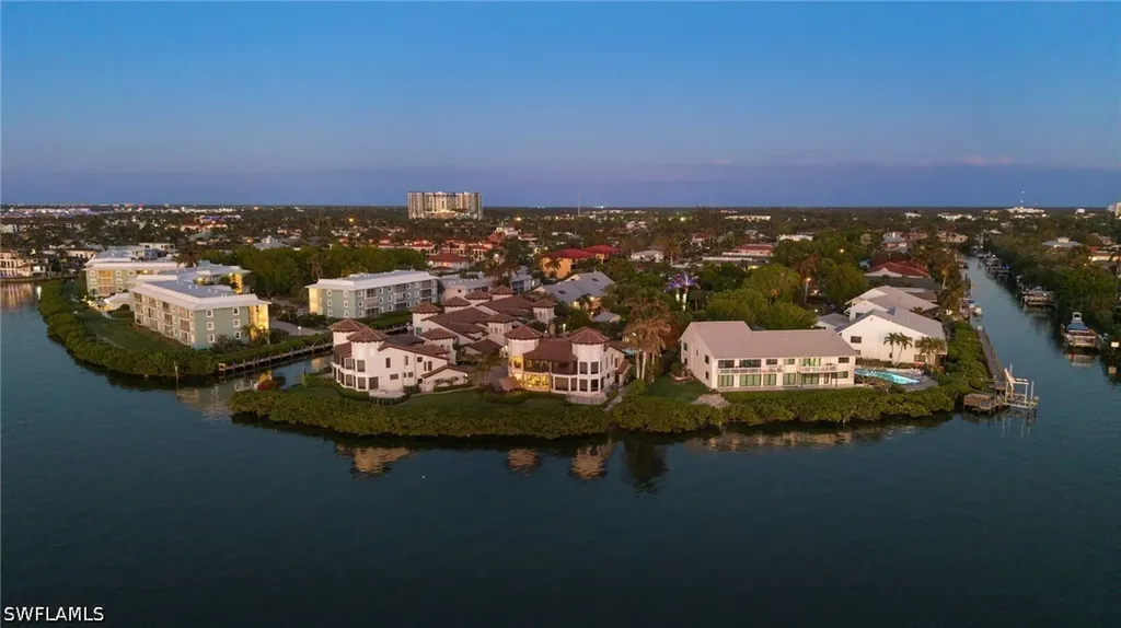 1301 Chesapeake Avenue Naples FL 34102