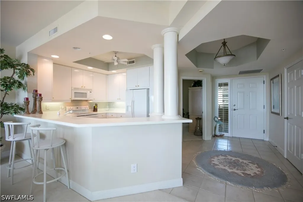 430 Cove Tower Drive Naples FL 34110