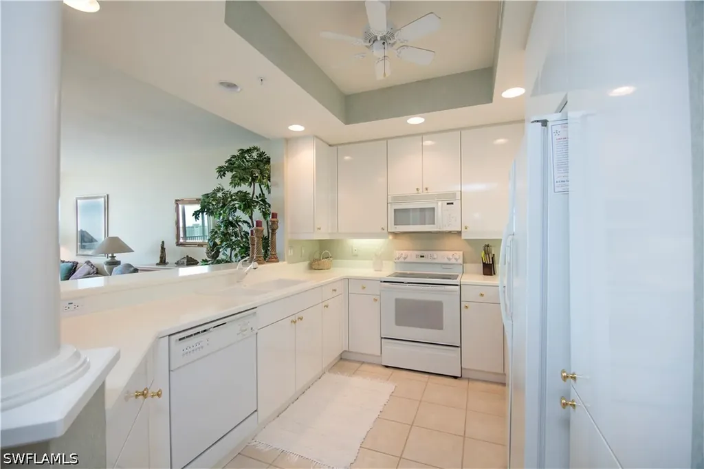 430 Cove Tower Drive Naples FL 34110