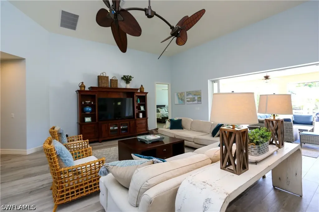 1480 Curlew Avenue Naples FL 34102