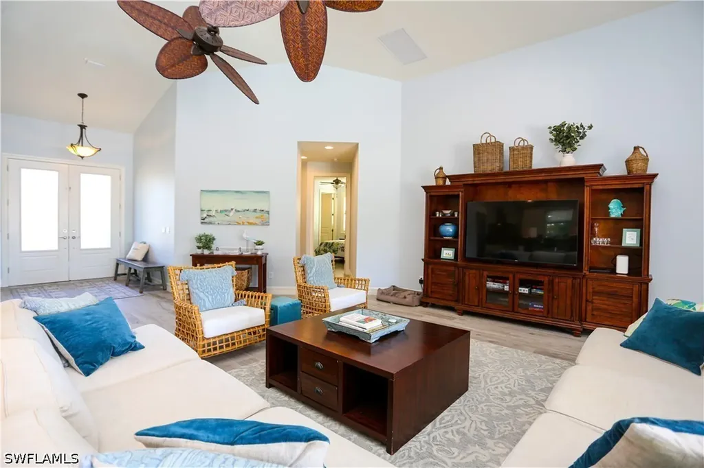 1480 Curlew Avenue Naples FL 34102