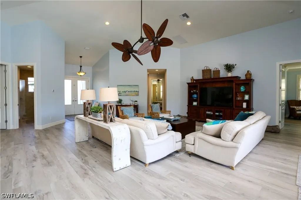 1480 Curlew Avenue Naples FL 34102