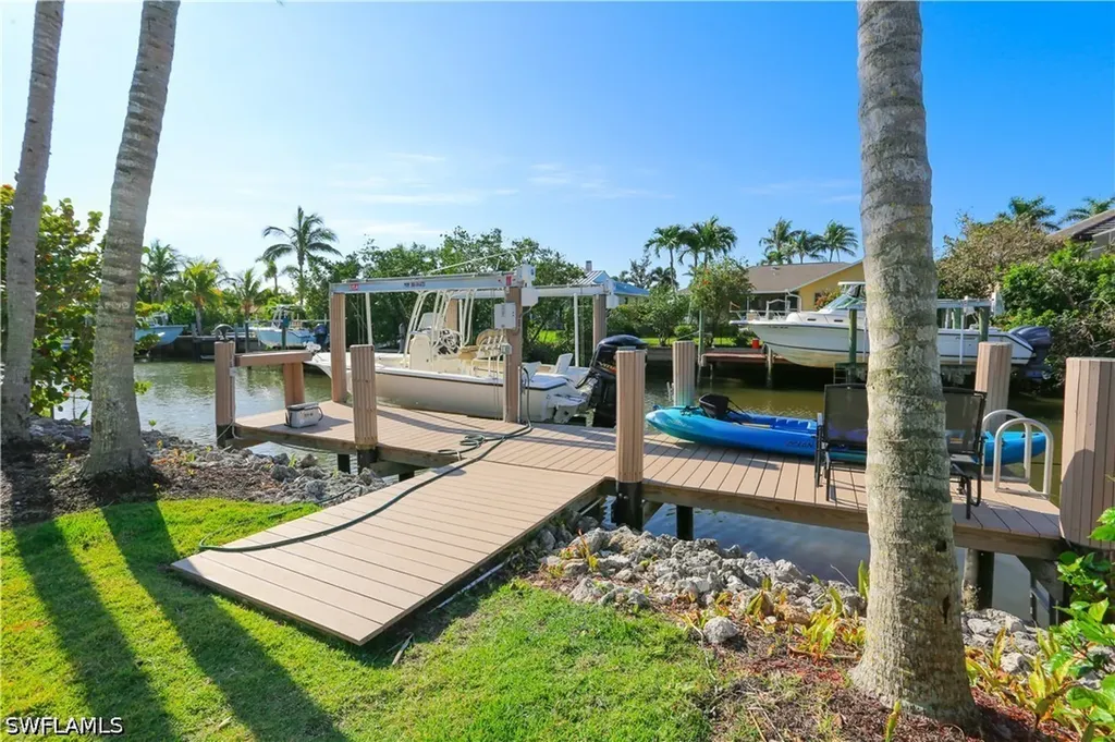 1480 Curlew Avenue Naples FL 34102