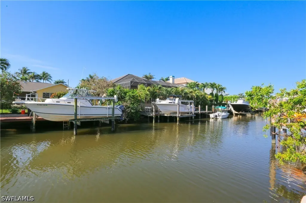 1480 Curlew Avenue Naples FL 34102