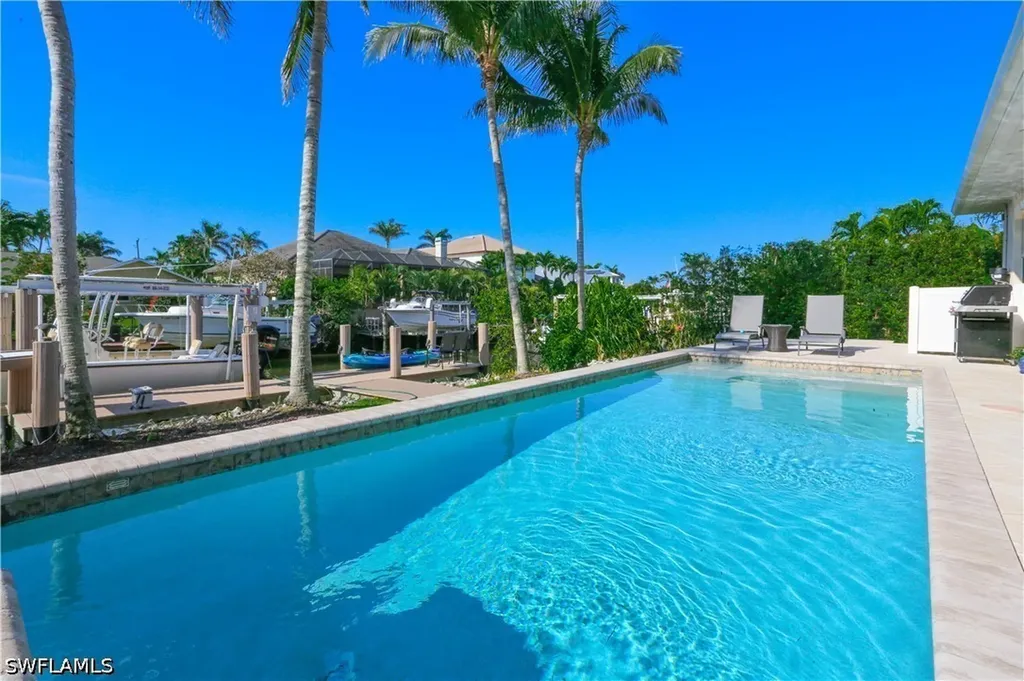1480 Curlew Avenue Naples FL 34102
