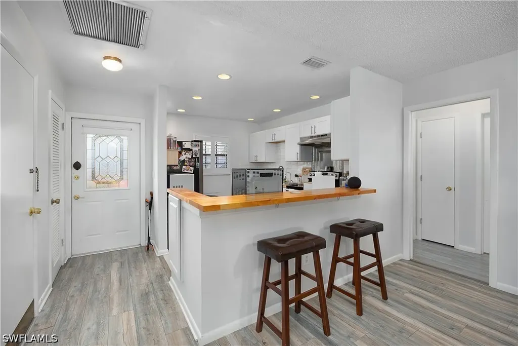 1513 Edgewater Circle Fort Myers FL 33919