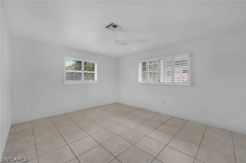 656 Binnacle Drive Naples FL 34103
