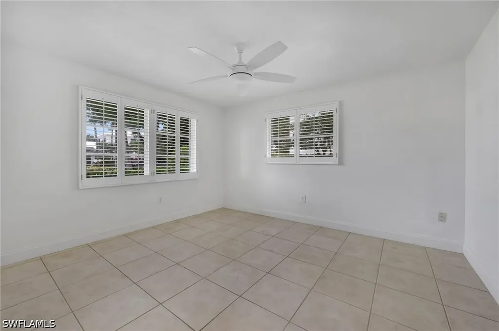 656 Binnacle Drive Naples FL 34103