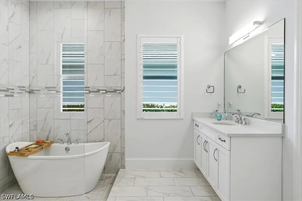 14386 Laguna Springs Lane Naples FL 34114