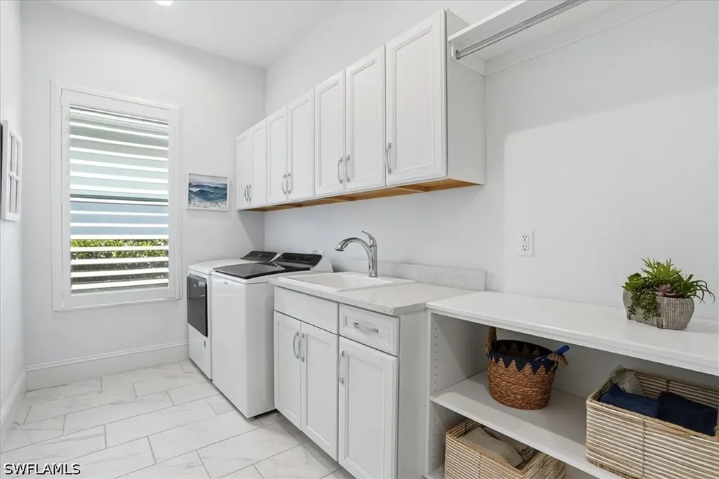 14386 Laguna Springs Lane Naples FL 34114
