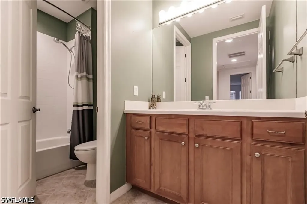 1375 Artesia Drive E Naples FL 34113