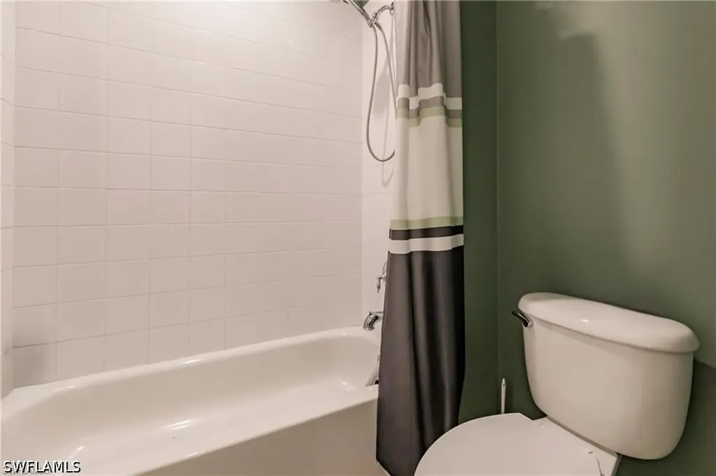 1375 Artesia Drive E Naples FL 34113