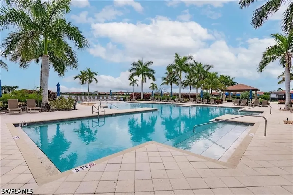 1375 Artesia Drive E Naples FL 34113