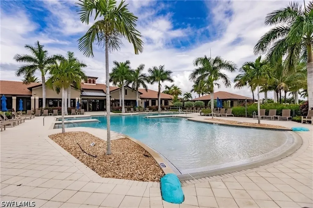 1375 Artesia Drive E Naples FL 34113