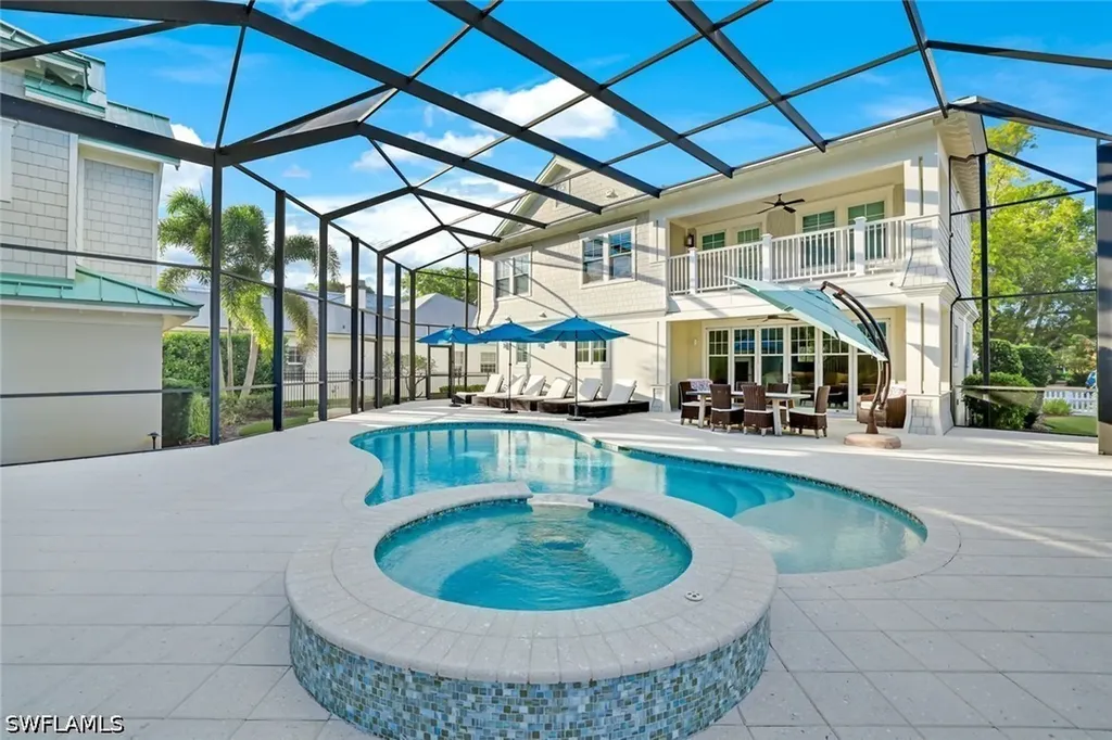 444 2nd Avenue N Naples FL 34102