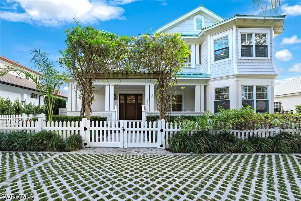 444 2nd Avenue N Naples FL 34102
